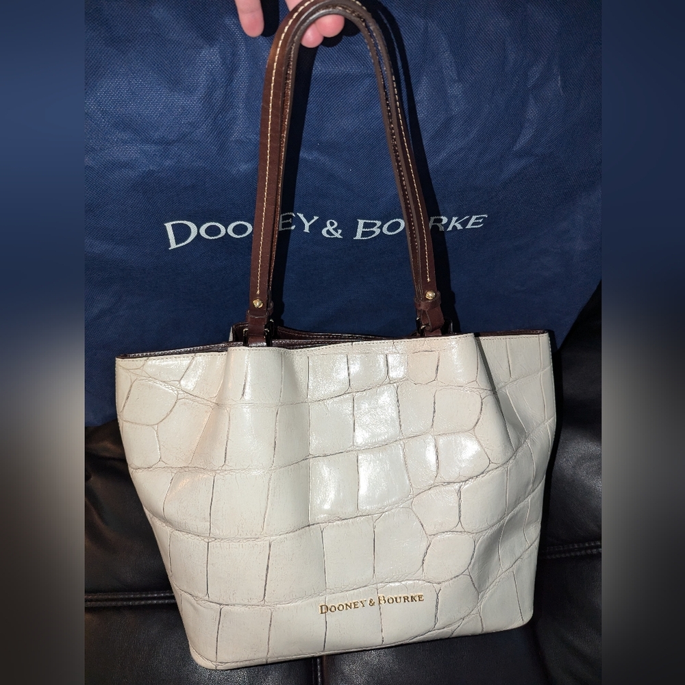 Dooney & Bourke